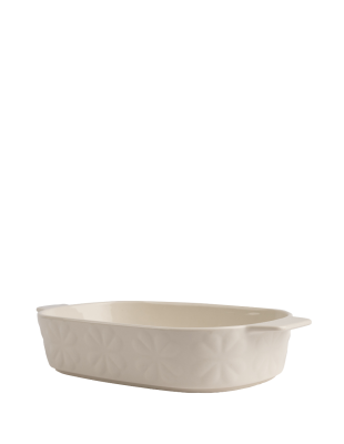 Carnaby ceramic embossed small oven dish Ivory